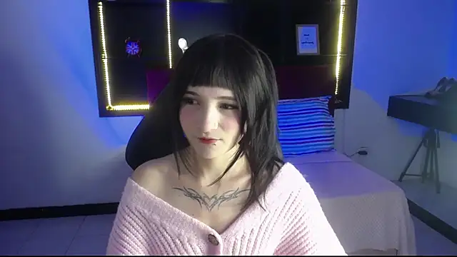  Charlotte Collins  online show from February 5, 2026, 2:54 pm