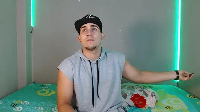 massimo vidal  online show from October 28, 2025, 1:47 pm