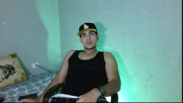 massimo vidal  online show from November 13, 2025, 8:30 pm