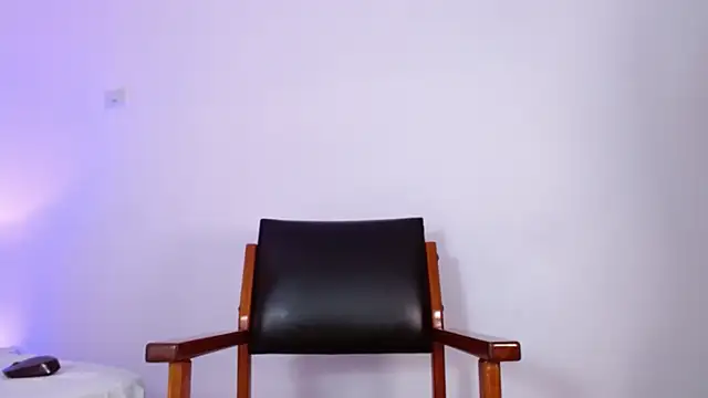 LuciaCollins  online show from October 14, 2025, 12:50 pm