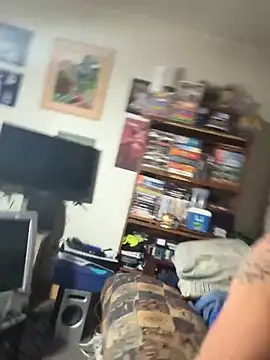 Snapshot of Stephanie1984 chatting on December 18, 2025, 3:45 am Stephanie1984 online show from December 18, 2025, 3:45 am