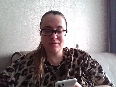 Snapshot of karina160000 chatting on January 7, 2026, 6:05 am karina160000 online show from January 7, 2026, 6:05 am