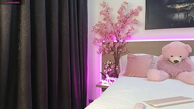 anexblondie online show from October 16, 2025, 6:14 am