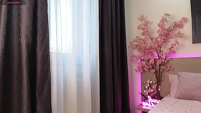 anexblondie online show from October 17, 2025, 6:27 am