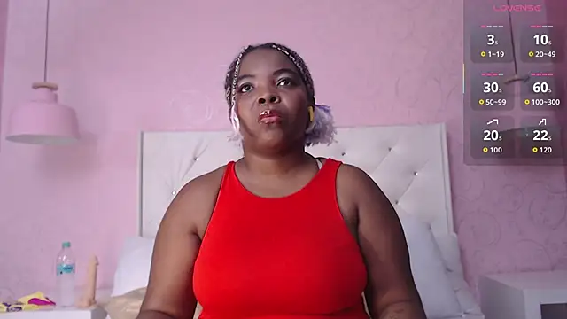 EvaaTayson online show from September 29, 2025, 7:40 pm