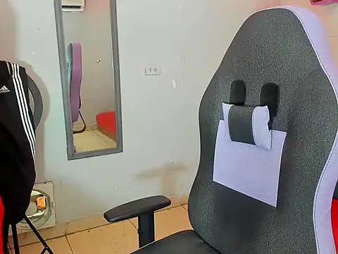 bull cam online show from October 15, 2025, 7:25 pm