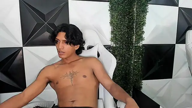 bull cam online show from November 17, 2025, 6:24 pm