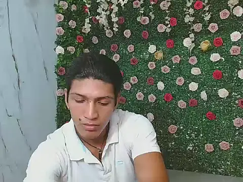 bull cam online show from November 30, 2025, 3:05 pm