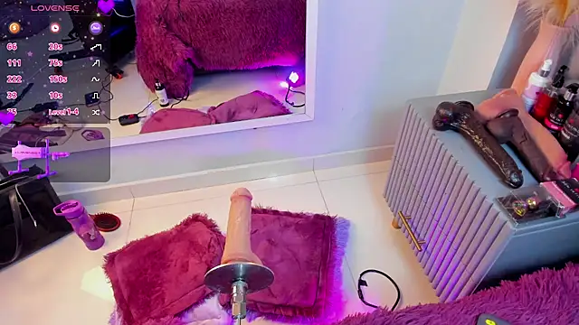 Mia Valentine  online show from February 26, 2026, 8:08 pm