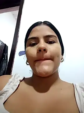 Snapshot of daringxxxhot chatting on September 20, 2025, 11:00 am daringxxxhot online show from September 20, 2025, 11:00 am