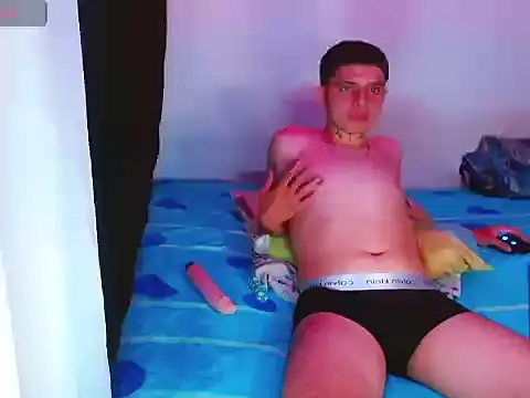 Snapshot of NoahAyala chatting on November 16, 2025, 1:33 am NoahAyala online show from November 16, 2025, 1:33 am