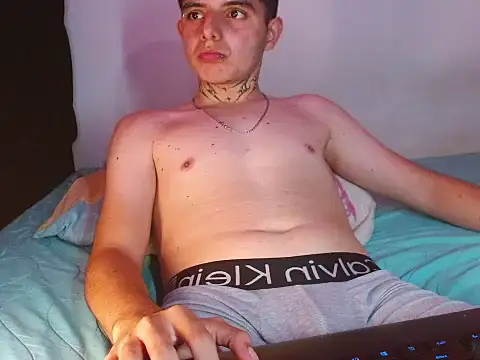 Snapshot of NoahAyala chatting on November 27, 2025, 6:37 am NoahAyala online show from November 27, 2025, 6:37 am