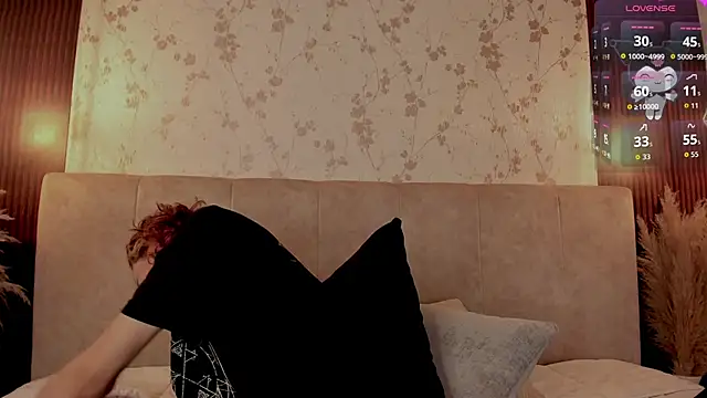 Snapshot of DarcyCullen chatting on September 25, 2025, 11:36 am DarcyCullen online show from September 25, 2025, 11:36 am