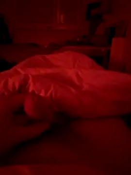 Snapshot of Youngyguy chatting on December 16, 2025, 9:09 pm Youngyguy online show from December 16, 2025, 9:09 pm