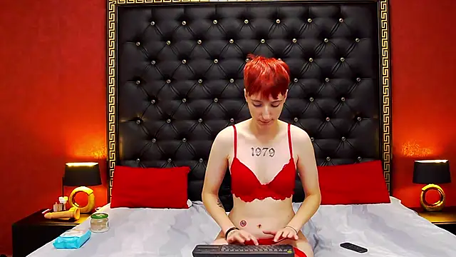 Luna Devil  online show from November 20, 2025, 6:51 pm