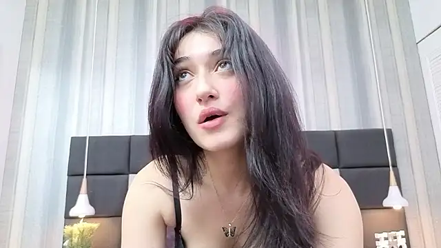 Snapshot of AlessandraLB chatting on February 23, 2026, 8:28 pm AlessandraLB online show from February 23, 2026, 8:28 pm