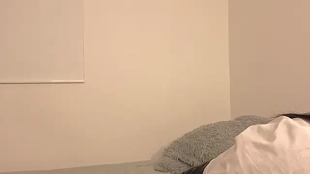 Snapshot of AlessandraLB chatting on March 5, 2026, 12:17 am AlessandraLB online show from March 5, 2026, 12:17 am