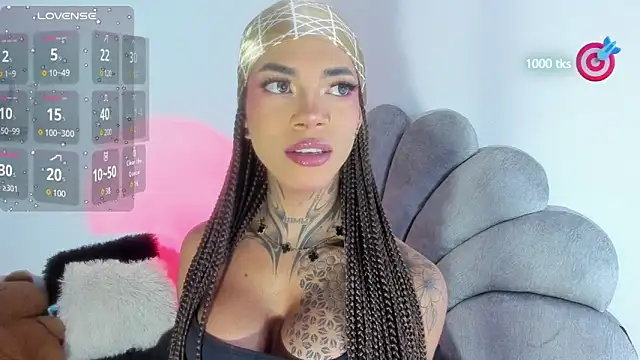 Snapshot of michell_danna chatting on December 18, 2025, 9:54 pm michell danna online show from December 18, 2025, 9:54 pm