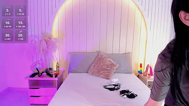 ALICESANDOVAL online show from March 29, 2026, 11:32 am