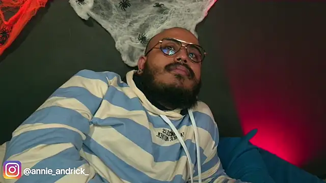 Snapshot of _leda_swan_ chatting on October 24, 2025, 1:18 pm leda swan online show from October 24, 2025, 1:18 pm