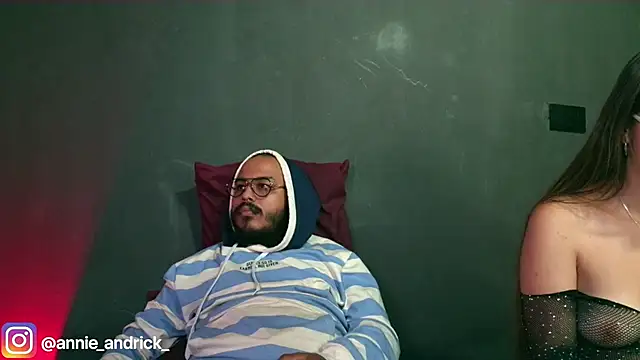 Snapshot of _leda_swan_ chatting on November 5, 2025, 12:49 pm leda swan online show from November 5, 2025, 12:49 pm