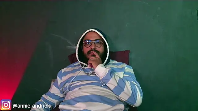 Snapshot of _leda_swan_ chatting on November 8, 2025, 1:00 pm leda swan online show from November 8, 2025, 1:00 pm