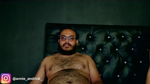 Snapshot of _leda_swan_ chatting on December 14, 2025, 3:28 pm leda swan online show from December 14, 2025, 3:28 pm