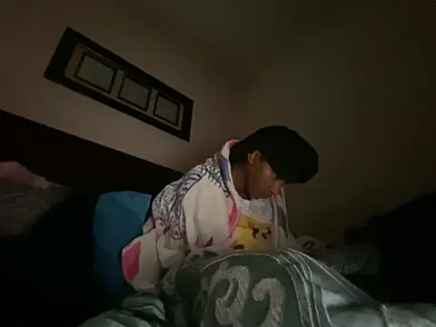 Brooke012 online show from April 9, 2026, 6:35 pm