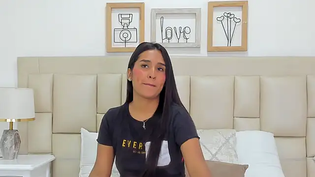 EbonyLudovica online show from December 21, 2025, 3:24 am