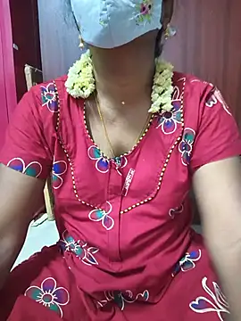Snapshot of umashreetamil chatting on June 23, 2026, 6:11 am umashreetamil online show from June 23, 2026, 6:11 am