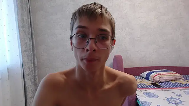 Snapshot of glasses_cat chatting on November 15, 2025, 6:33 am glasses cat online show from November 15, 2025, 6:33 am