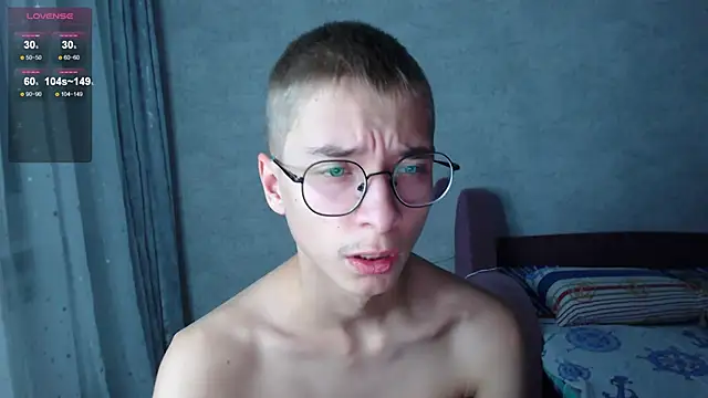 Snapshot of glasses_cat chatting on November 18, 2025, 8:57 pm glasses cat online show from November 18, 2025, 8:57 pm