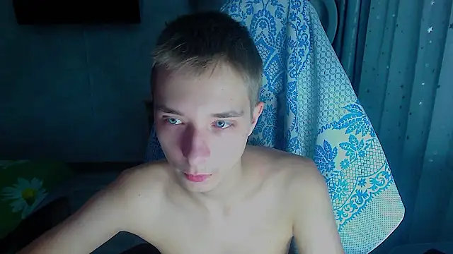 Snapshot of glasses_cat chatting on February 11, 2026, 10:15 pm glasses cat online show from February 11, 2026, 10:15 pm