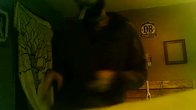 hungspundick1 online show from November 10, 2025, 9:08 am