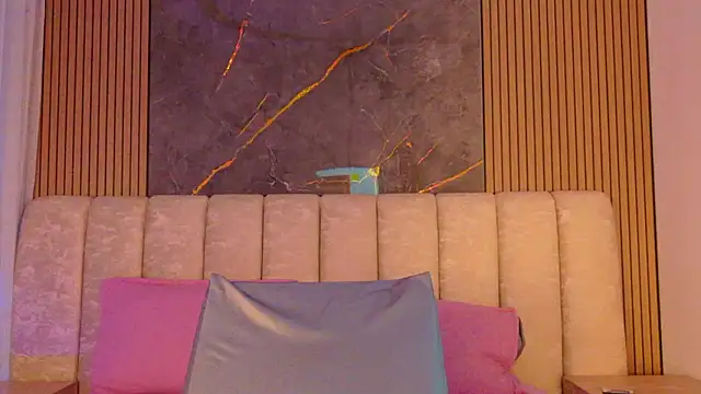 mia scot online show from February 24, 2026, 11:52 am