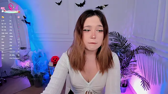 Lina Glow online show from October 30, 2025, 6:48 am