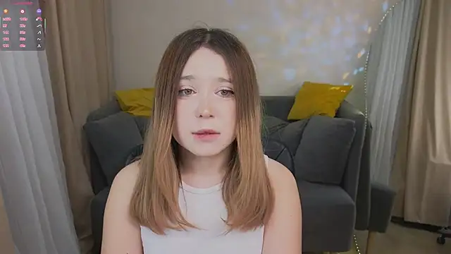 Lina Glow online show from November 19, 2025, 7:19 am