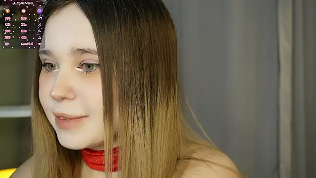 Snapshot of Lina_Glow chatting on December 23, 2025, 6:55 am Lina Glow online show from December 23, 2025, 6:55 am