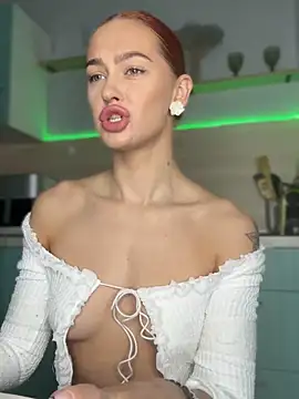 Snapshot of LittleFox___ chatting on October 9, 2025, 6:00 am LittleFox online show from October 9, 2025, 6:00 am