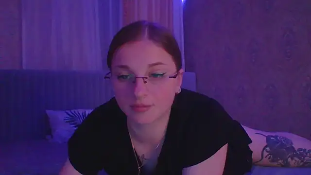 Star Girlish online show from November 12, 2025, 9:36 pm