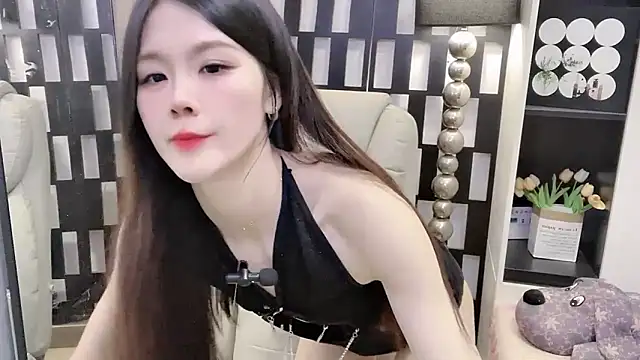 Snapshot of Yueyue-MM chatting on January 6, 2026, 1:37 pm Yueyue-MM online show from January 6, 2026, 1:37 pm