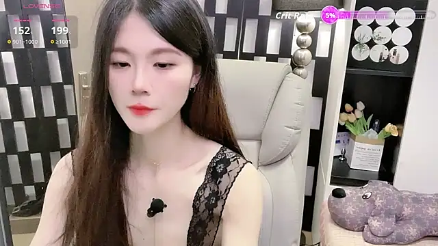 Snapshot of Yueyue-MM chatting on April 11, 2026, 7:45 am Yueyue-MM online show from April 11, 2026, 7:45 am