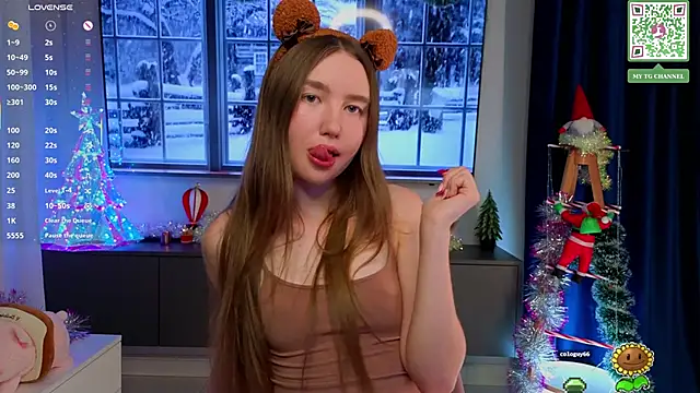 ElfredaTupy online show from December 14, 2025, 7:40 pm