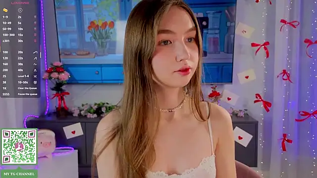 Snapshot of ElfredaTupy chatting on February 13, 2026, 8:38 pm ElfredaTupy online show from February 13, 2026, 8:38 pm