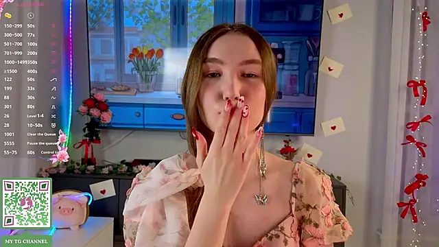 Snapshot of ElfredaTupy chatting on February 21, 2026, 7:04 pm ElfredaTupy online show from February 21, 2026, 7:04 pm