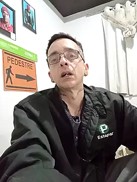 Snapshot of dinho_carioca chatting on October 21, 2025, 10:32 pm dinho carioca online show from October 21, 2025, 10:32 pm