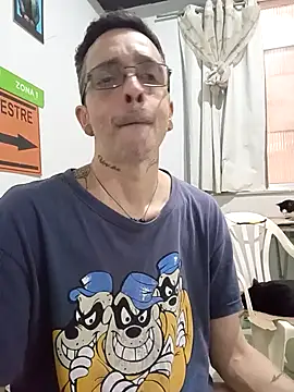 Snapshot of dinho_carioca chatting on October 31, 2025, 4:19 pm dinho carioca online show from October 31, 2025, 4:19 pm