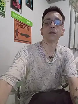 Snapshot of dinho_carioca chatting on December 1, 2025, 12:54 pm dinho carioca online show from December 1, 2025, 12:54 pm