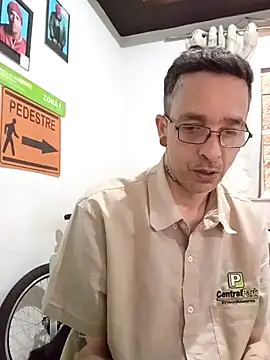 Snapshot of dinho_carioca chatting on December 19, 2025, 10:33 am dinho carioca online show from December 19, 2025, 10:33 am