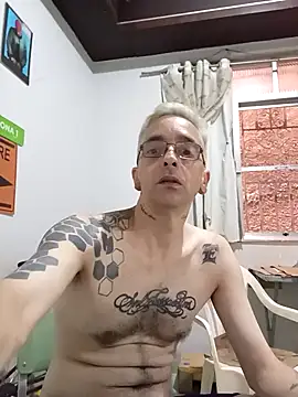 Snapshot of dinho_carioca chatting on January 13, 2026, 9:47 am dinho carioca online show from January 13, 2026, 9:47 am